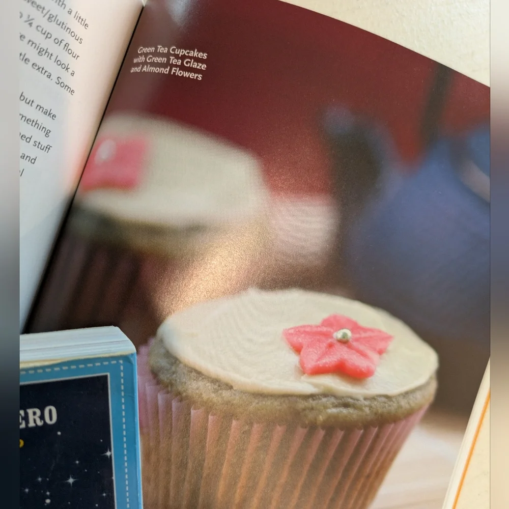 Vegan Cookies and Cupcakes Recipe Books